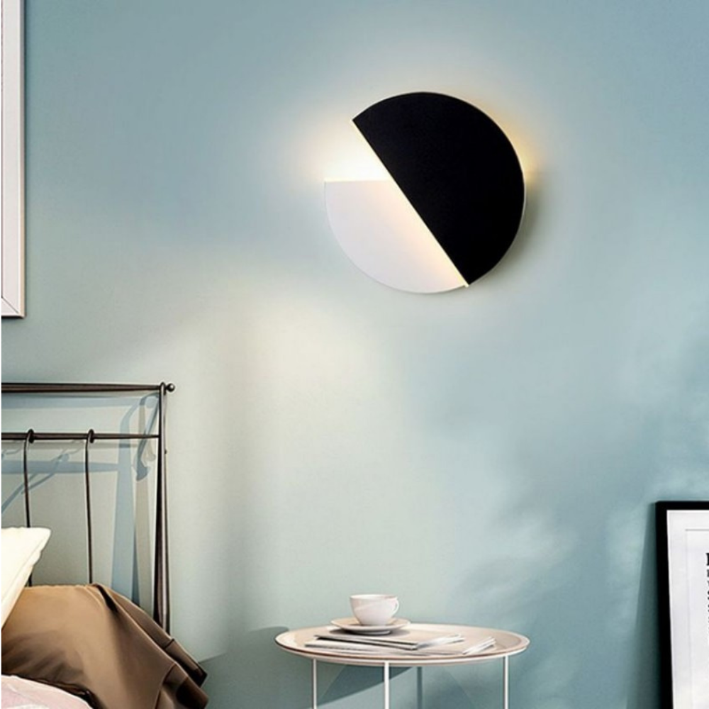 Pivotan Wandlamp