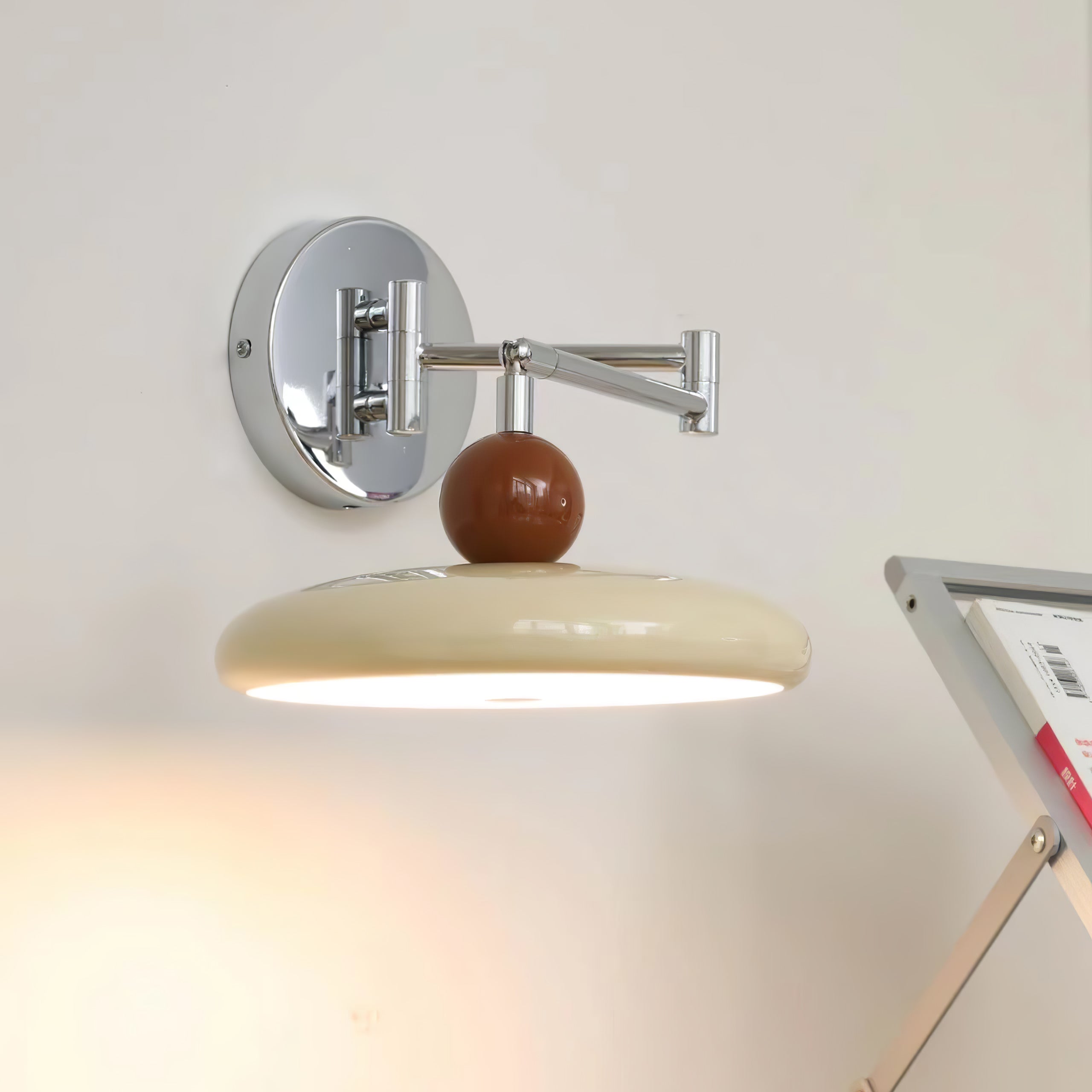 Lolan Wandlamp - Beweegbaar Model Met Kleurrijke Accenten