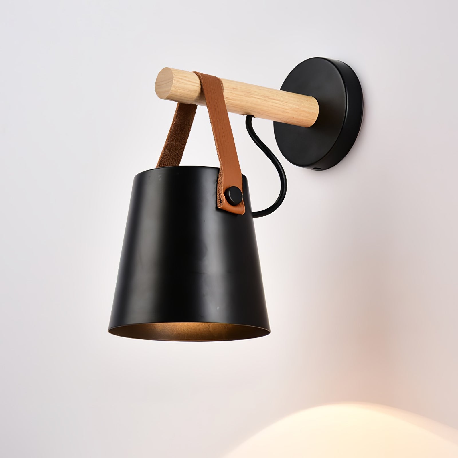 Konic Wandlamp - Stijlvolle Muurlamp Met Houten Accenten